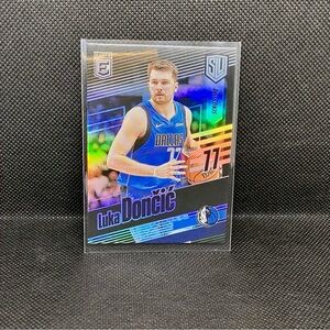 Panini Elite Starting Lineup Basketball 2021-22 Luka Dončić Series One NBA Card